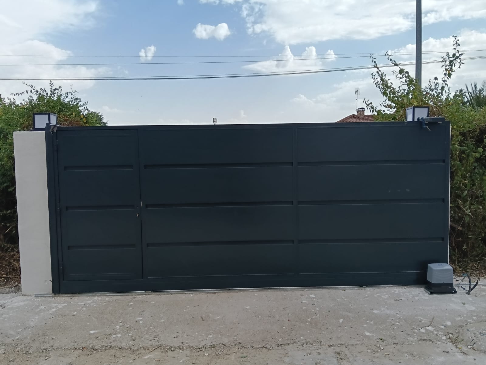 Portón automático exterior